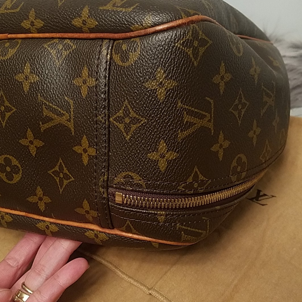 Lv excursion Monogram Bag - Picture 4 of 14